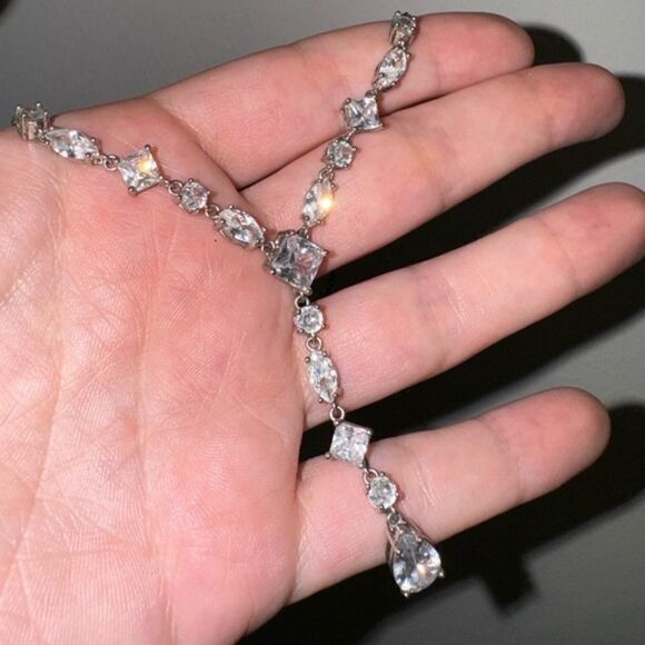 Beautiful V Shape CZ Cubic Zirconia Necklace Silver Bridal Wedding - Picture 1 of 4